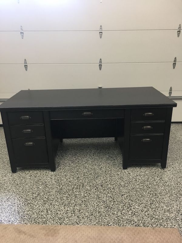 Large Costco Home Desk for Sale in Issaquah, WA OfferUp