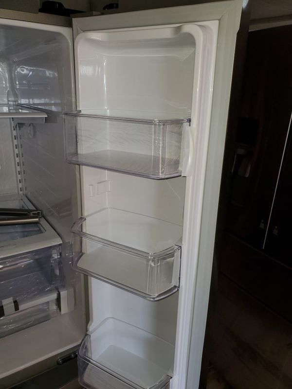 Samsung 21.6cu ft French Door Refrigerator with Ice Maker (Stainless