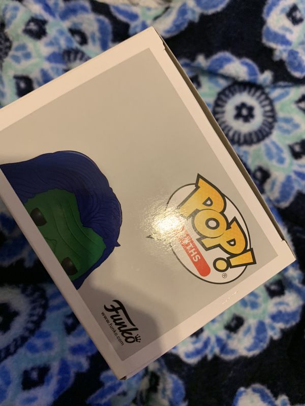 bigfoot with marshmallow pop
