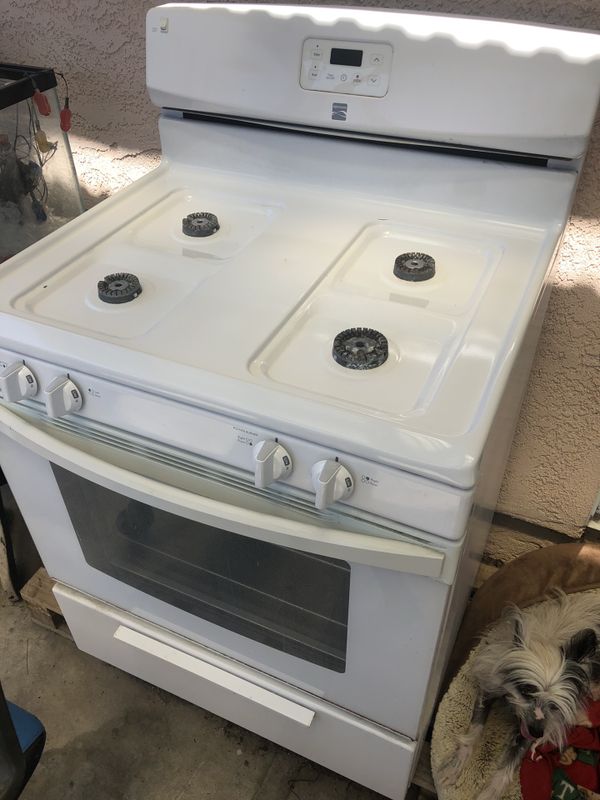 Kenmore gas stove 4 burners super clean for Sale in Torrance, CA - OfferUp