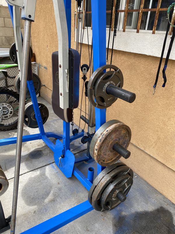 Olympic squat rack with ethos bench for Sale in Los