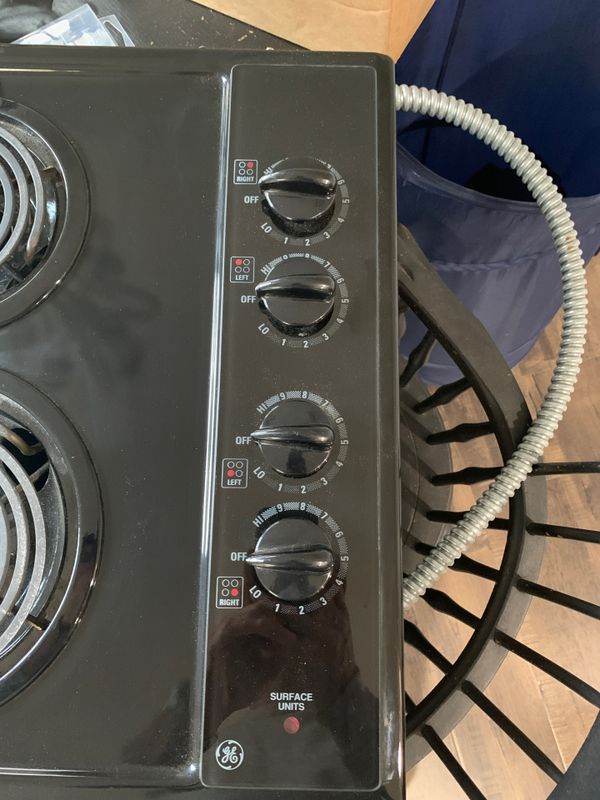 GE Black stove top electric coil stove top for Sale in Houston, TX