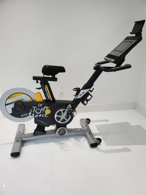 Spinning bike (le tour de France) for Sale in Miami, FL - OfferUp