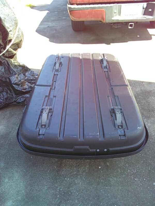 Yakima Space cadet Universal Fit Roof Top Cargo Box 15 Cubic Feet of