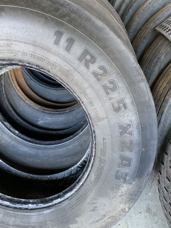 Commercial/Semi Truck Tire Michelin Steer Tire 50 for Sale in Wood