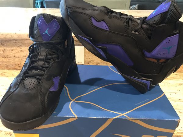 Jordan True Flight Black Purple Basketball Shoes BG Sz 7Y (343795 047) for Sale in Chula Vista 