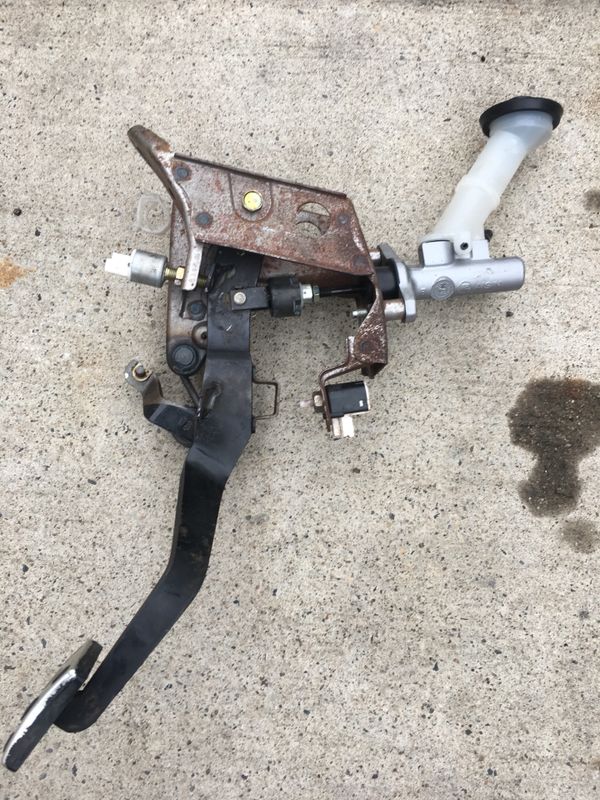 02 Lexus IS300 manual clutch pedal for Sale in Queens, NY - OfferUp