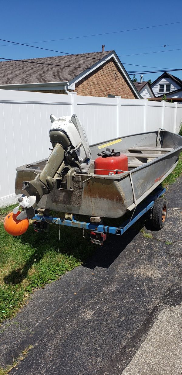 14 foot aluminum boat 9.9 horsepower Johnson motor with gas tank and ...