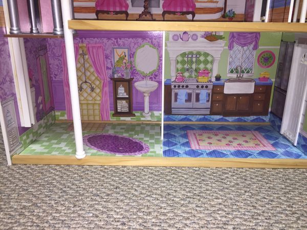 4ft tall doll house