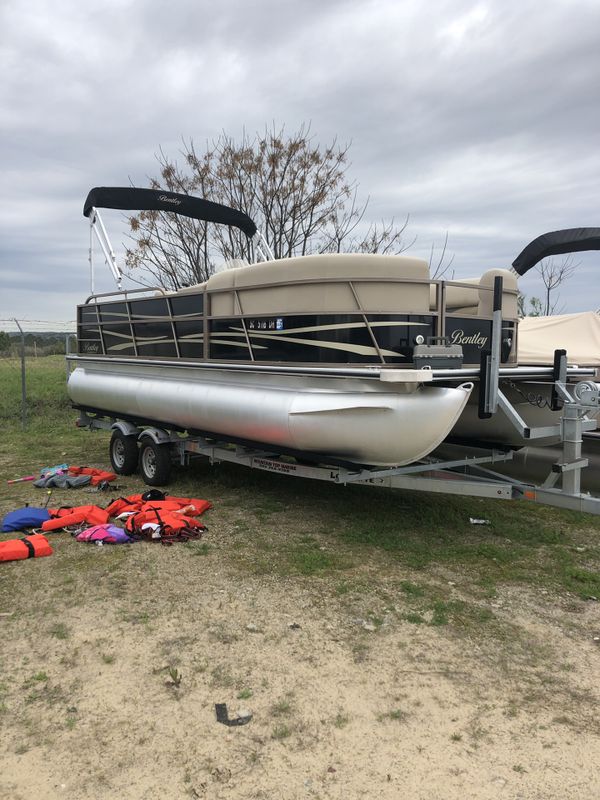 2018 22 ft Bentley pontoon for Sale in Lexington, SC - OfferUp