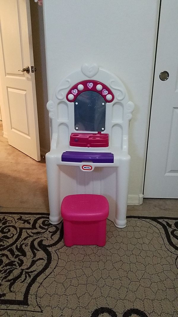 Little Tikes Makeup Vanity for Sale in Phoenix, AZ OfferUp