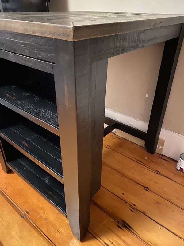 Jordan’s Furniture Kitchen Island for Sale in Boston, MA OfferUp