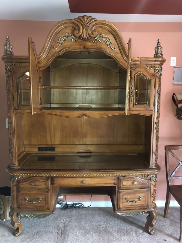 Stunning AICO Michael Amini Venetian wood bedroom set for ...