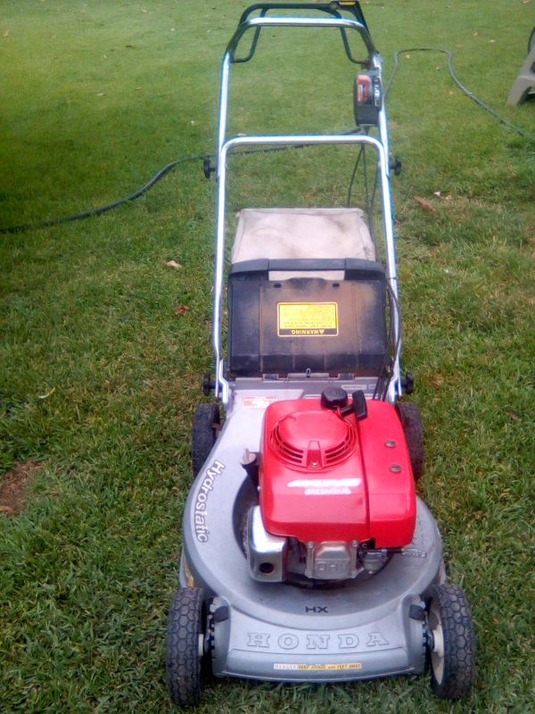 Honda hr215 commercial grade hydrostatic self propelled lawn mower 350
