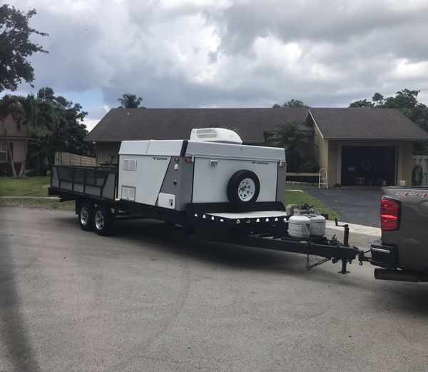 Toy hauler Fleetwood scorpion S1 pop up camper for Sale in Fort