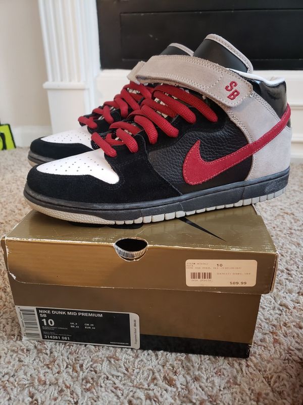 Nike SB Dunk Low Pro SB size 10 November Rain for Sale in Moreno Valley, CA - OfferUp