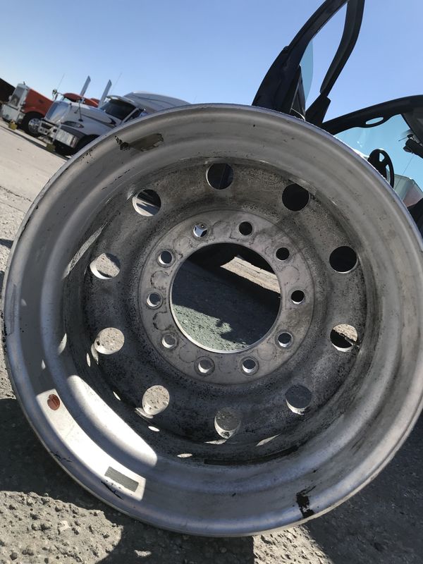 Aluminum rims 22.5 semi truck rims ALCOA for Sale in Orlando, FL OfferUp