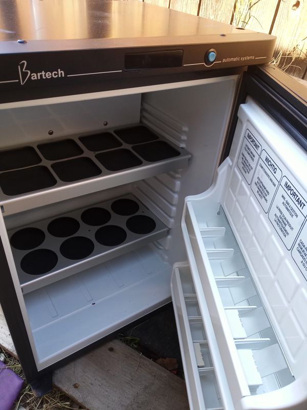 Bartech mini fridge for Sale in Moreno Valley, CA OfferUp