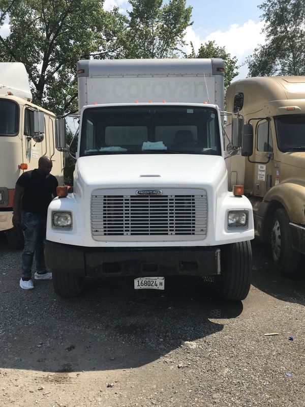 22ft box truck with lift gate for sale for Sale in Maywood, IL - OfferUp