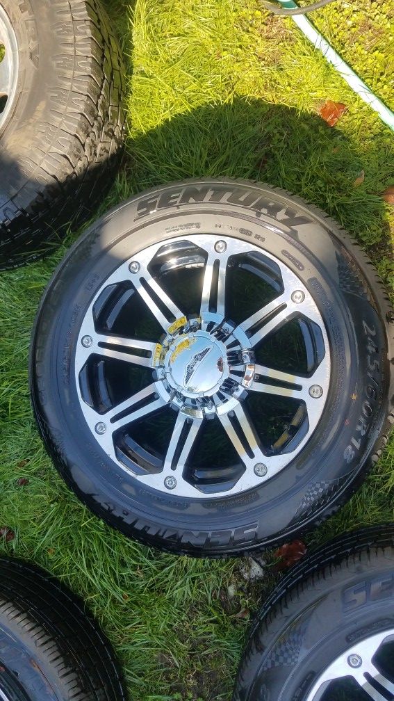 245 60 r18 allseason sentury Tires with rims for Sale in Molalla, OR