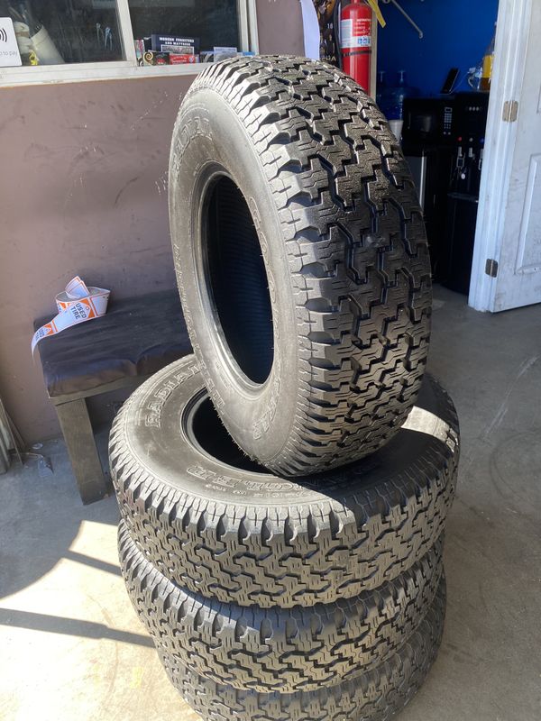 Set tires Goodyear wrangler 235 75 15 good condition 9520 c ave