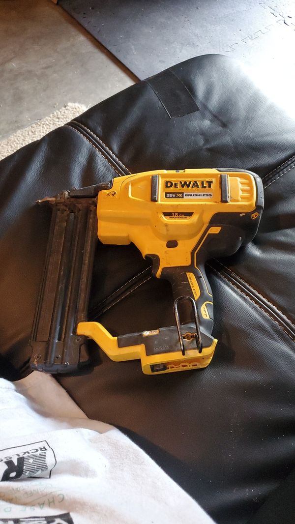 Dewalt 20V XR Brushless Nail Gun 18ga Brad Nailer for Sale in Vancouver