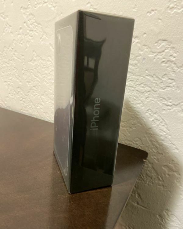 iPhone 11 Max Pro 512gb Unlocked for Sale in Denver, CO - OfferUp
