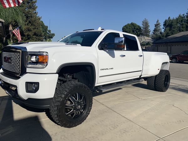 2017 GMC Denali dually 3500 for Sale in Bakersfield, CA - OfferUp