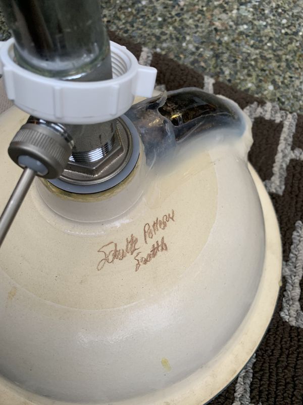 Schultz pottery 2 bathroom sinks ceramic for Sale in Lake Stevens, WA