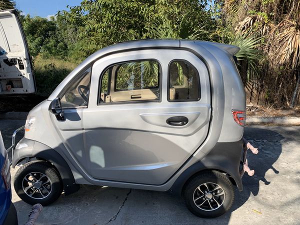 E Runner Heated Enclosed Mobility Scooter w/AC for Sale in FL, US - OfferUp