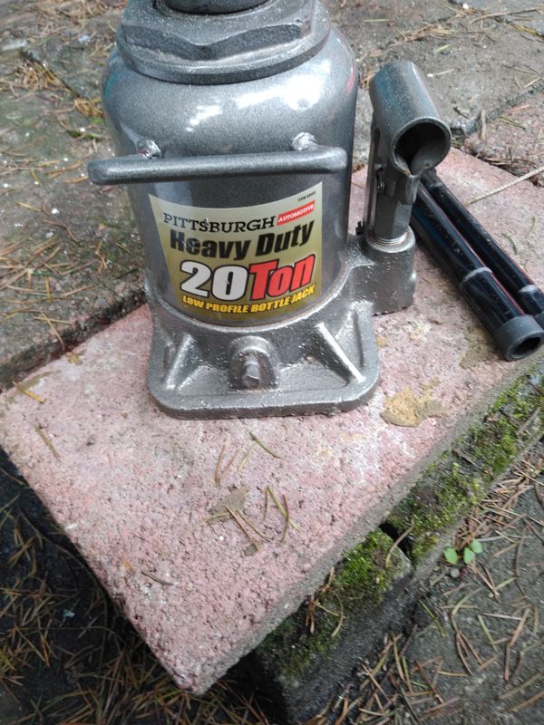20 ton Pittsburgh bottle jack for Sale in Arlington, WA OfferUp
