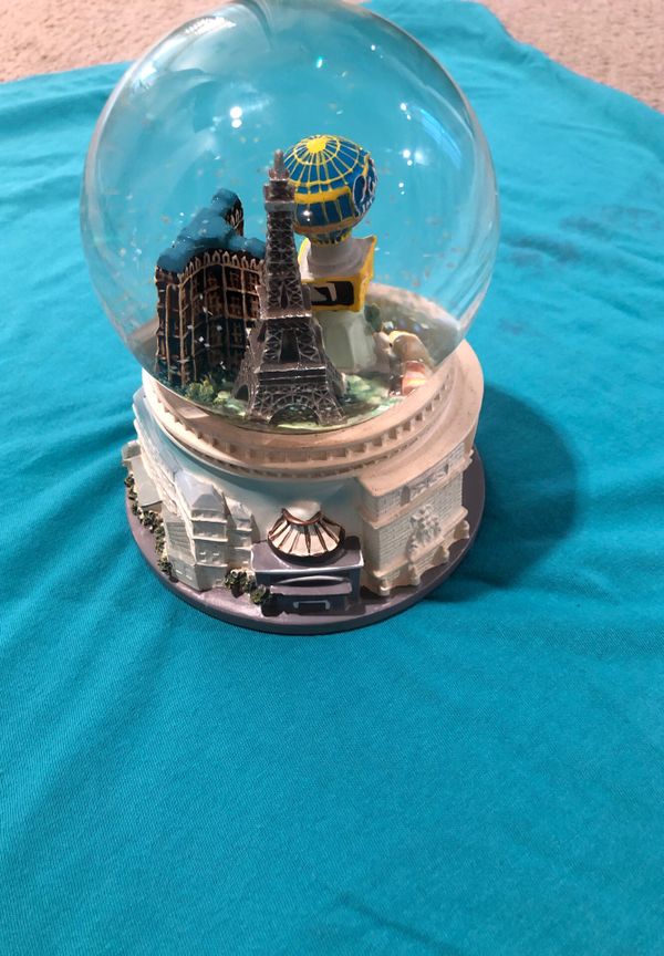 Paris Las Vegas Snow Globe for Sale in Brunswick, GA OfferUp
