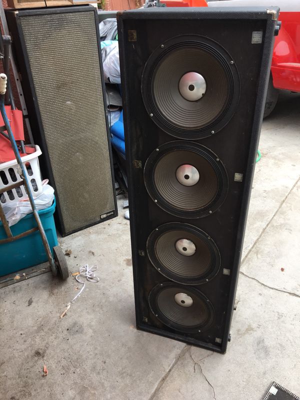 Vintage pair of Sunn vertical speakers model 412 sr for Sale in Los