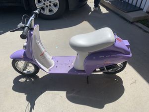 Razor Pocket Mod Betty Electric Scooter for Sale in Whittier, CA