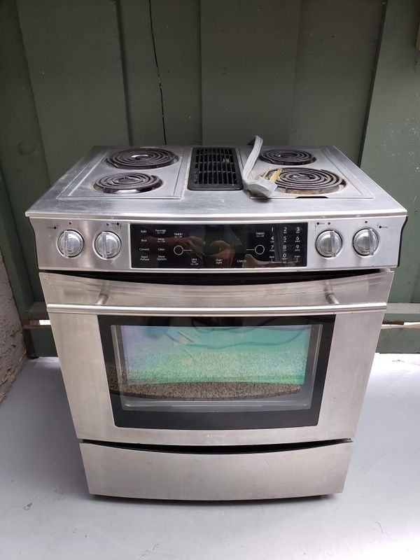 Jennair electric stove need gone tomorrow for Sale in Fontana, CA