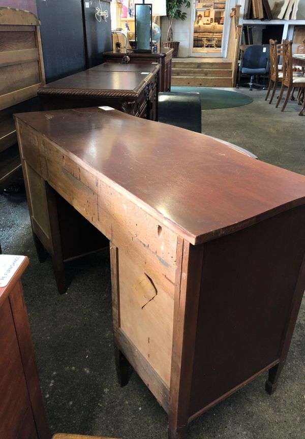 Vintage Thomasville Wooden Desk for Sale in WA OfferUp
