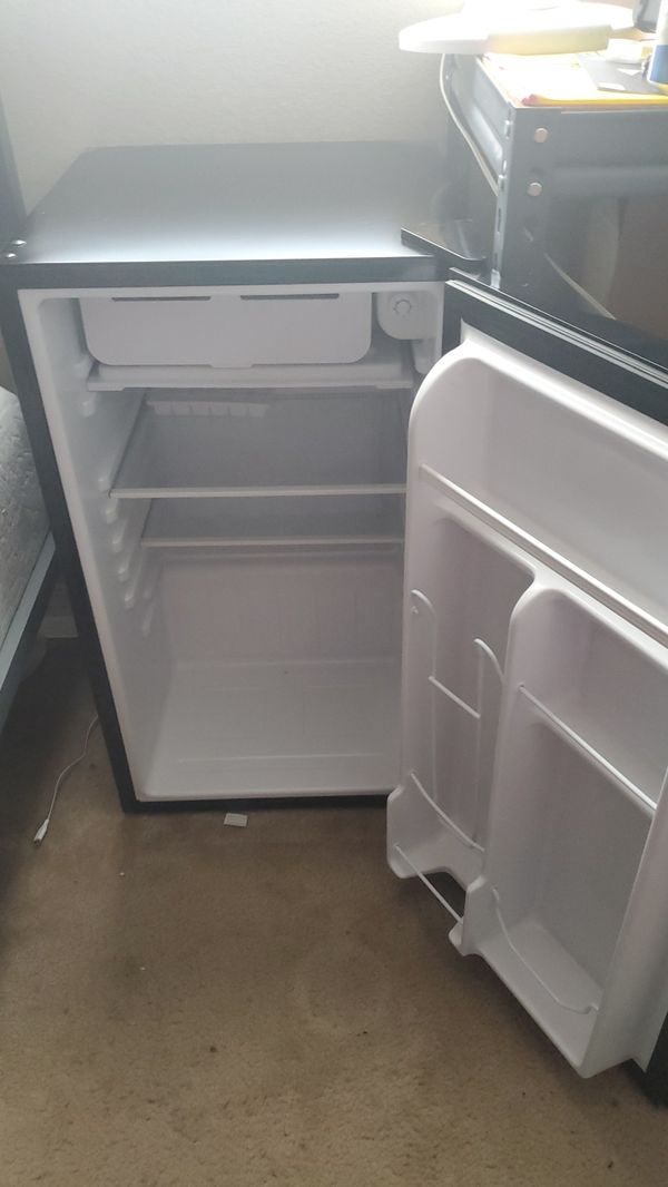 Tramontina Mini Fridge for Sale in Indio, CA OfferUp