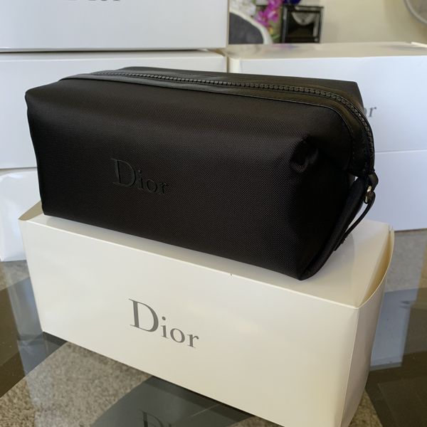 douglas dior pouch
