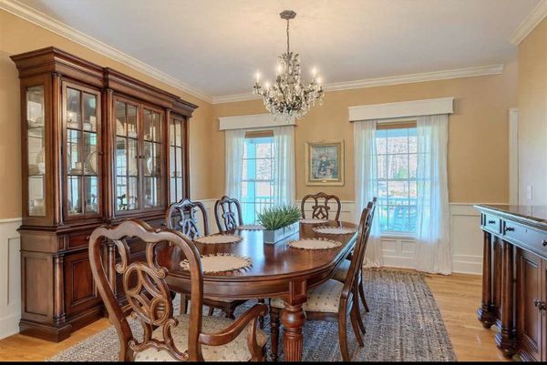 Thomasville Dining Room Set Fredericksburg Collection for Sale in ...