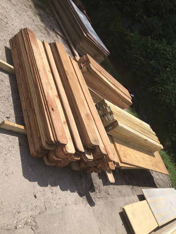 CEDAR PICKETS 2 Each/Cada112 Farrell St Houston TX 77022 Marisol for