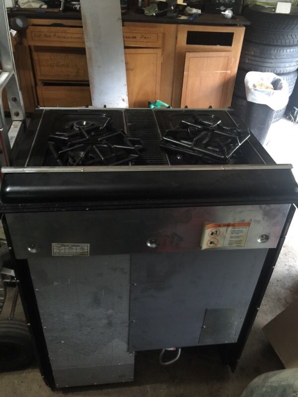 Modern maid gas stove for Sale in Lansing, IL OfferUp