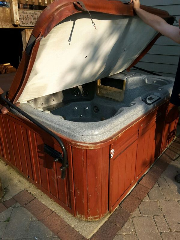 FREE...Sundance 850 Hot tub read more info for Sale in Geneva, IL OfferUp
