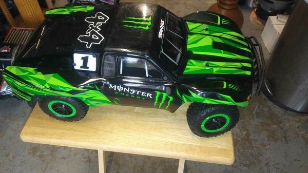 traxxas slash 4x4 monster energy
