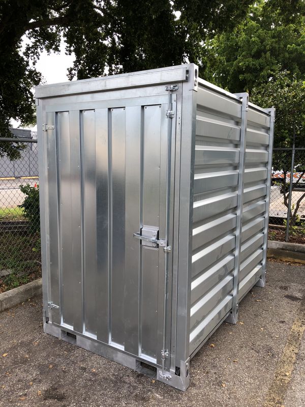 Portable Storage Container 5” W x 8” L x 8” H for Sale in Hialeah, FL