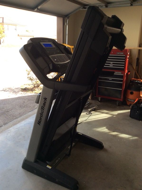 Nordictrack Elite 3700 treadmill for Sale in Laredo, TX OfferUp