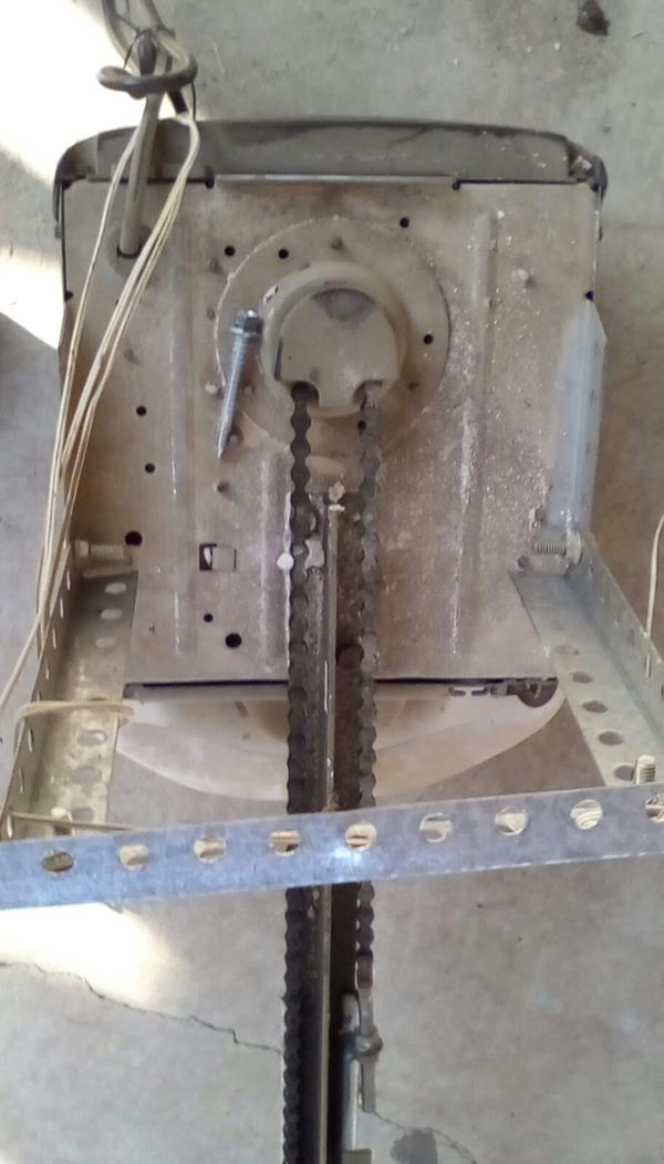 LiftMaster 1356 1/2 Hp Chain drive Motor Garage Door Opener (7 ft rail included) for Sale in