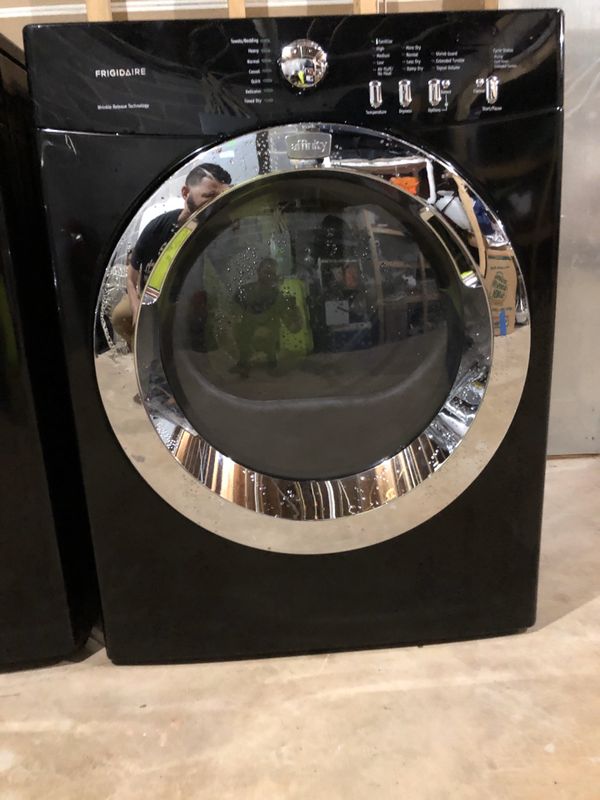 Frigidaire Affinity Washer and dryer Set High Efficiency. Washer needs some work for Sale in Frigidaire Affinity Washer and dryer Set High Efficiency. Washer needs some work for Sale in