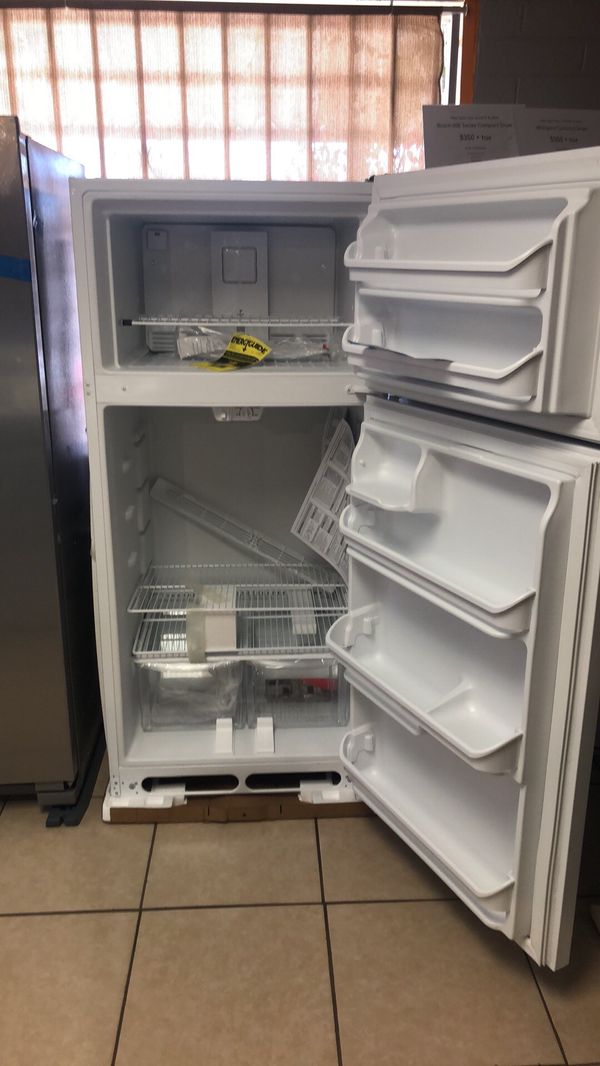 NEW (scratch and dent) “30” Frigidaire refrigerator for sale!! for Sale in Tucson, AZ OfferUp