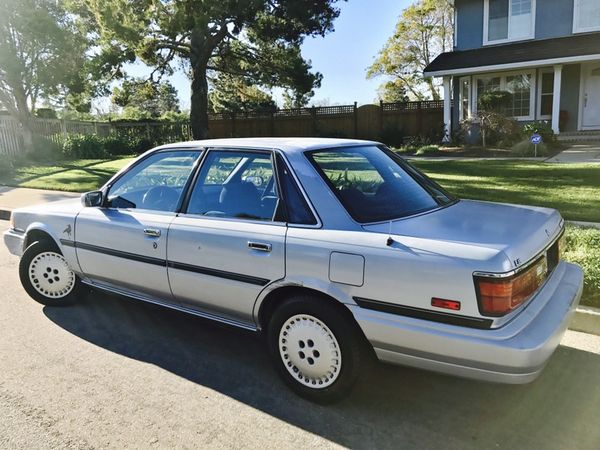 89 toyota camry, great commuter, gas saver for Sale in Newark, CA - OfferUp