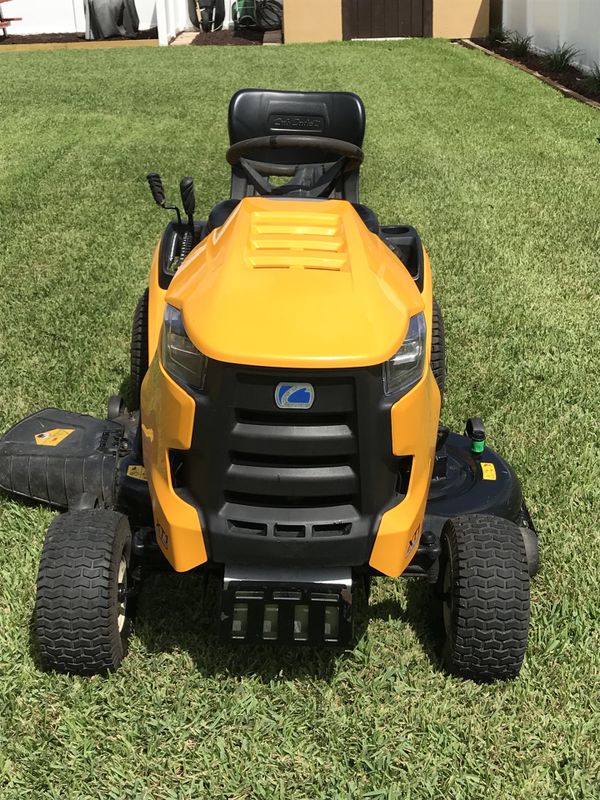 LIKE NEW CUB CADET XT1 HYDROSTATIC TRACTOR 46 INCH RIDING LAWN MOWER ...